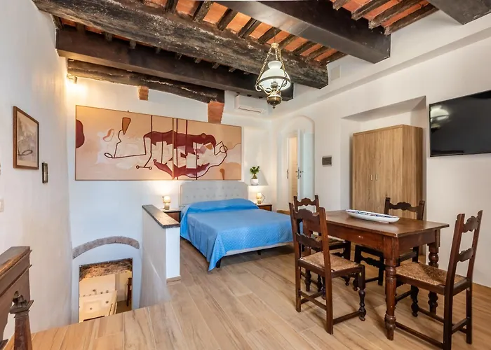 Holiday home Antiche Dimore Del Vescovado Siena